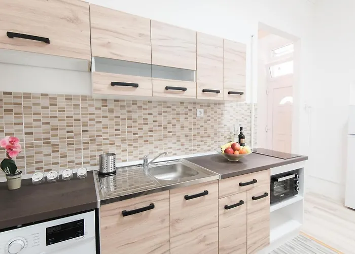 Buda-pest * بودابست